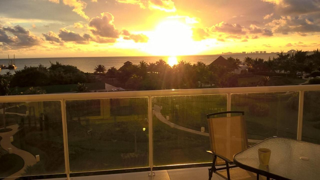 Swim The Caribbean & Work With A View Appartement Cancún Buitenkant foto